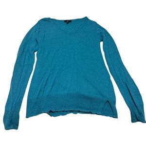 The limited Teal Lightweight V-Neck Sweater